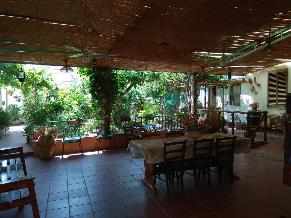 Bed & Breakfast Paui Cabras Exterior photo